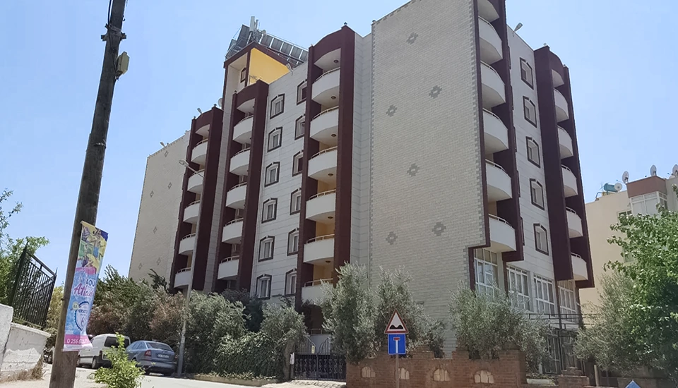 هتل آپارتمان گلدن مون کوش آداسی